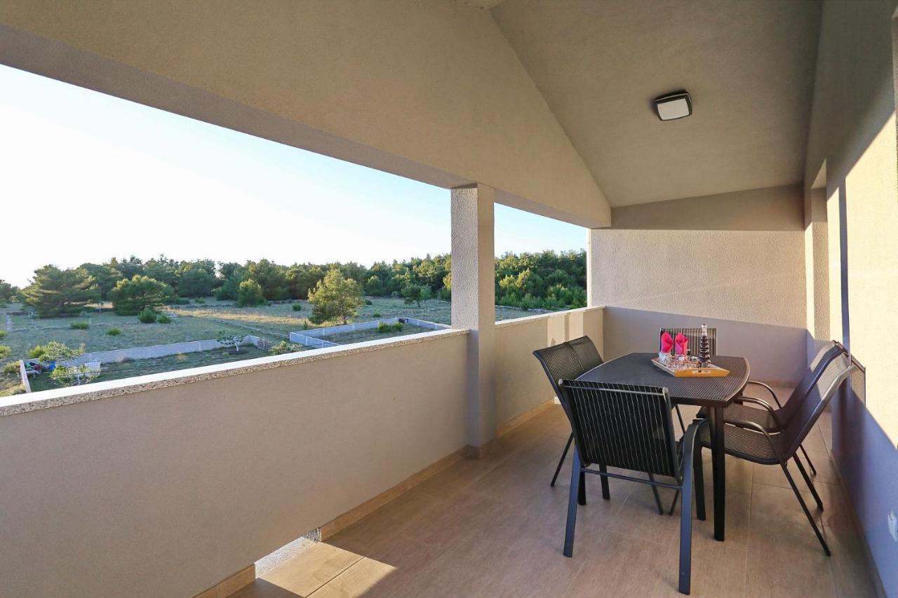 Apartments Lisac Вир Экстерьер фото