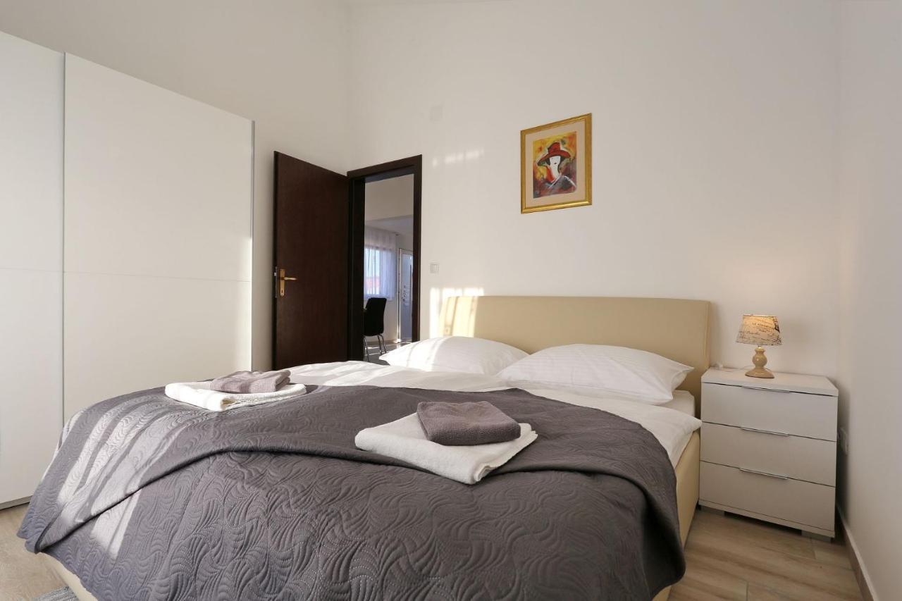 Apartments Lisac Вир Экстерьер фото