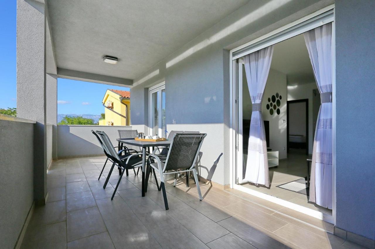 Apartments Lisac Вир Экстерьер фото