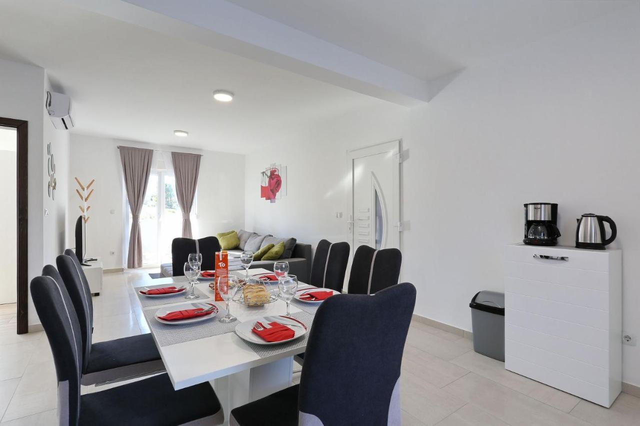 Apartments Lisac Вир Экстерьер фото