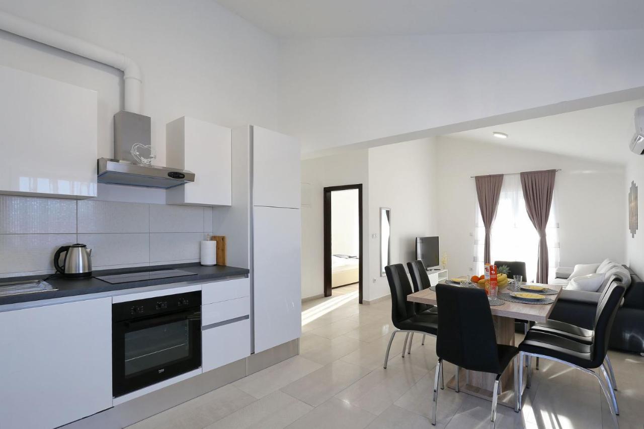 Apartments Lisac Вир Экстерьер фото