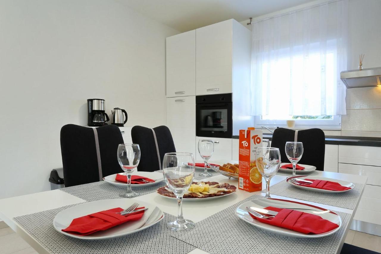 Apartments Lisac Вир Экстерьер фото